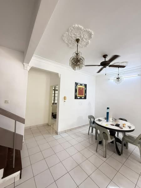 Rumah Teres 2 Tingkat untuk Disewa di Perling (Skudai) - Jade Gan - Dining Room - PropertyGuru.com.my