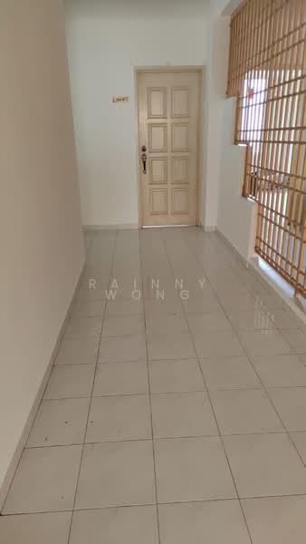Apartment for Sale at Kingfisher Series - Rainny Wong - Entrance - PropertyGuru.com.my