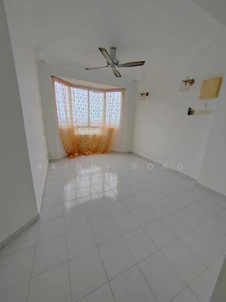 Apartment for Sale at Kingfisher Series - Rainny Wong - Living Room - PropertyGuru.com.my