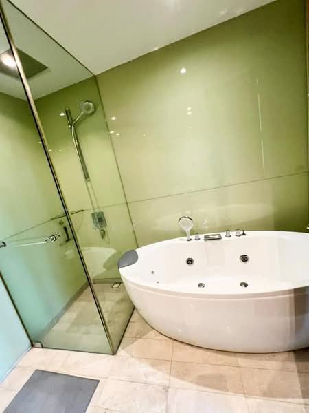 Servis Apartment untuk Disewa di Quadro Residences - Rex Tan - Bathroom - PropertyGuru.com.my