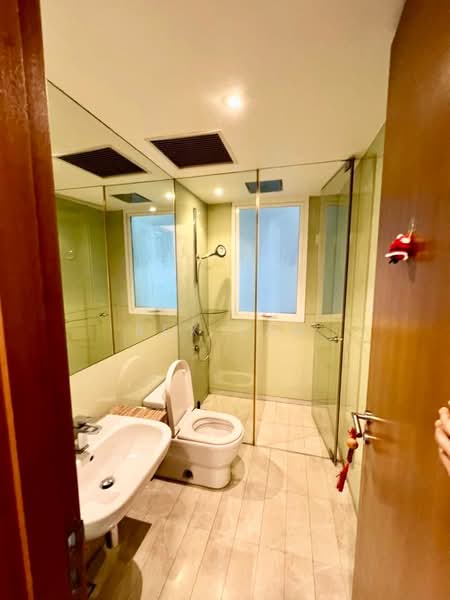 Servis Apartment untuk Disewa di Quadro Residences - Rex Tan - Bathroom - PropertyGuru.com.my
