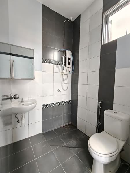 Kondominium untuk Dijual di Skyvilla Residences - Leslie Loi - PropertyGuru.com.my