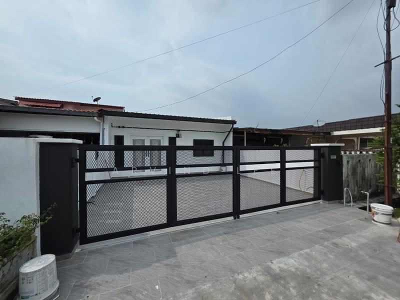 1-storey Terraced House for Sale in Klang (Selangor) - Arvind Lee - Exterior - PropertyGuru.com.my