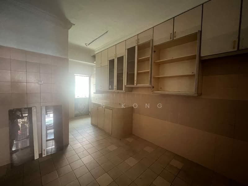 Rumah Teres 2 Tingkat untuk Disewa di Taman Mount Austin (Tebrau) - Min Kong - Kitchen - PropertyGuru.com.my
