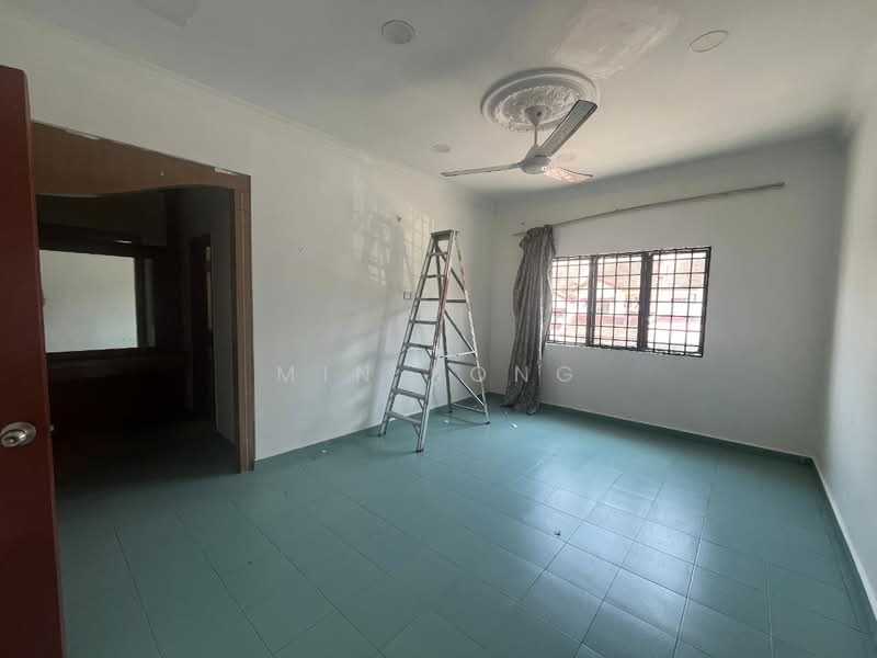 Rumah Teres 2 Tingkat untuk Disewa di Taman Mount Austin (Tebrau) - Min Kong - Living Room - PropertyGuru.com.my
