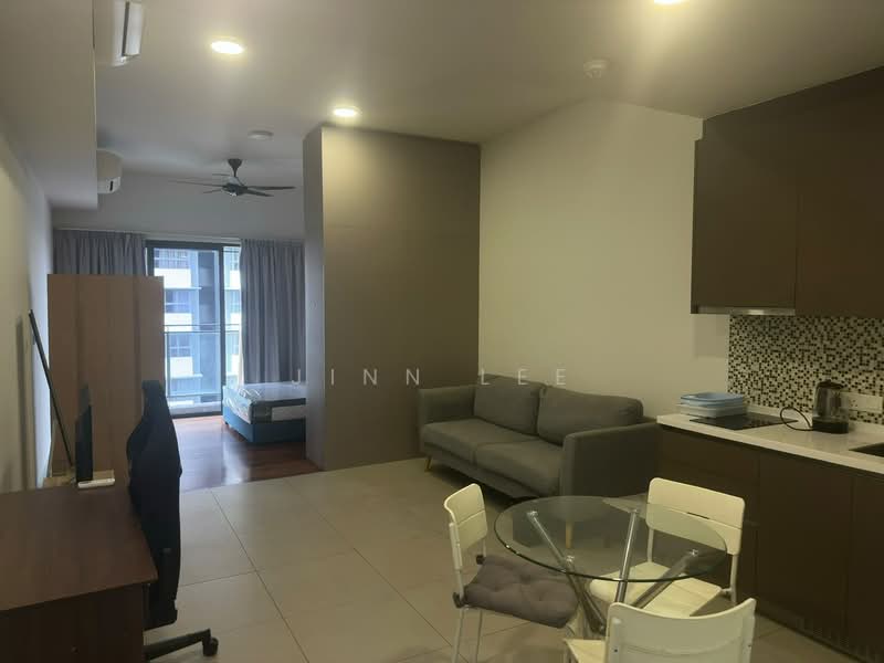 Servis Apartment untuk Disewa di Seventeen Mall & Residences (Biji Living) - Jinn Lee - Living Room - PropertyGuru.com.my