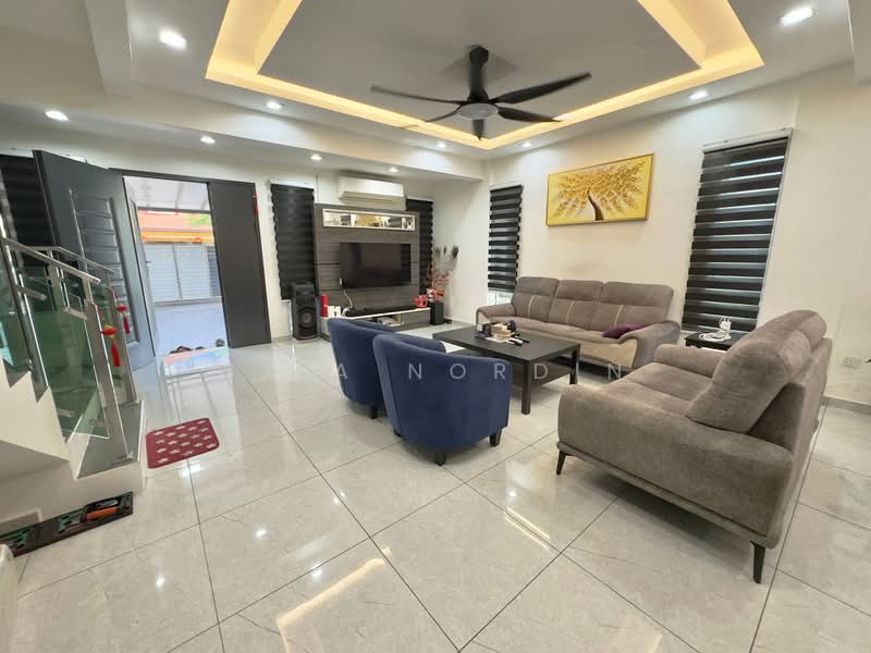 Rumah Teres 2 Tingkat untuk Dijual di TAMAN PUCHONG UTAMA (Puchong) - Sa'a Nordin - Living Room - PropertyGuru.com.my