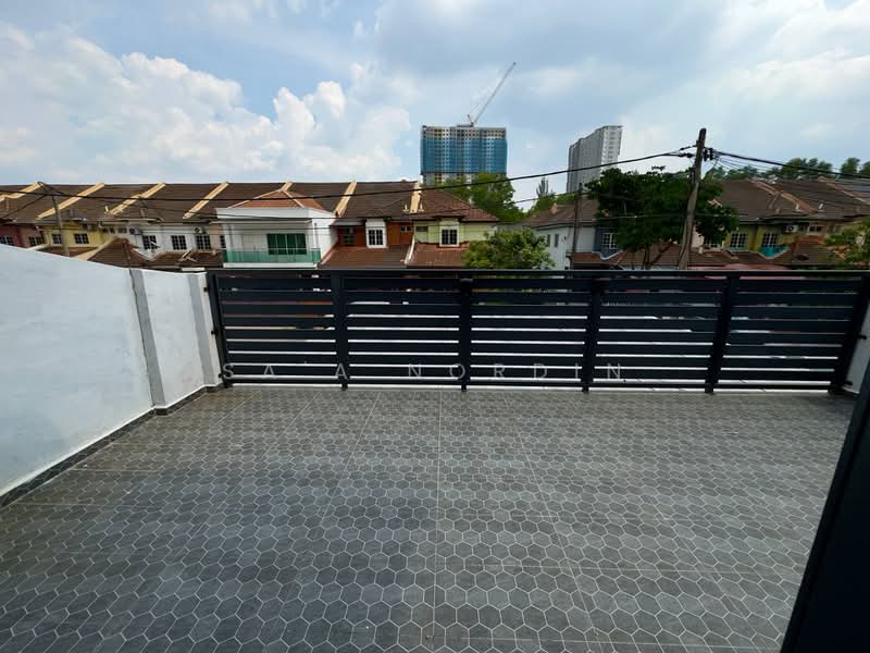 Rumah Teres 2 Tingkat untuk Dijual di TAMAN PUCHONG UTAMA (Puchong) - Sa'a Nordin - Exterior - PropertyGuru.com.my