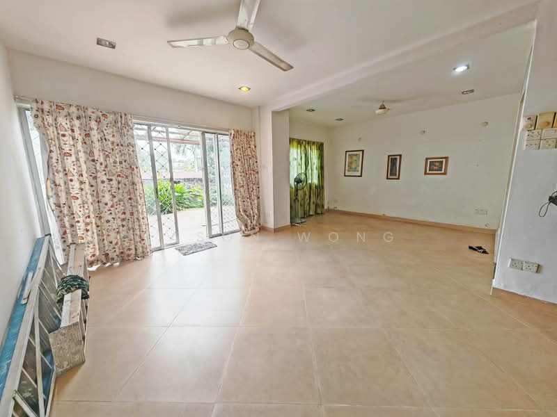 3-storey Terraced House for Sale in Ampang Jaya (Ampang) - Eason Wong - Living Room - PropertyGuru.com.my