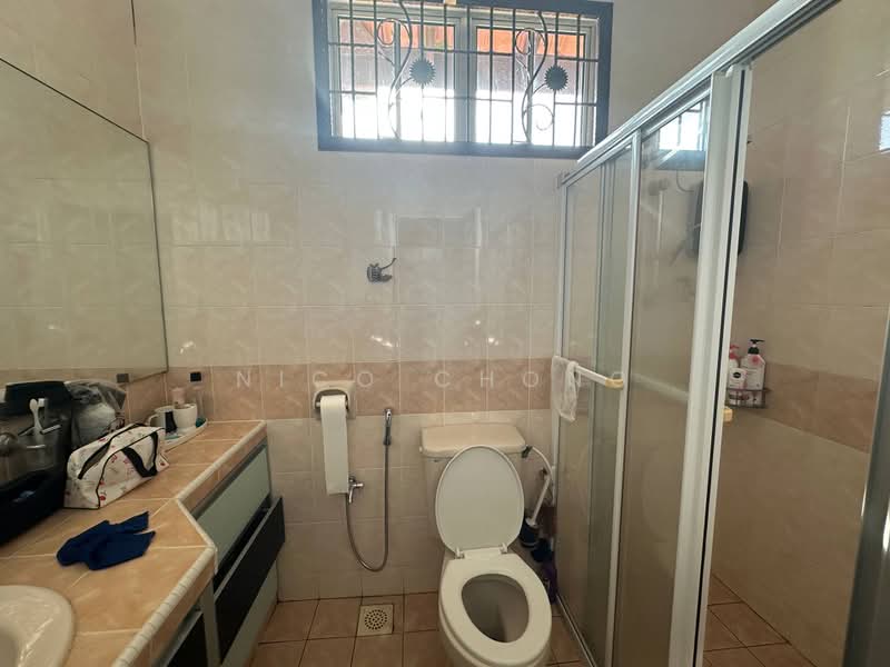Semi-Detached House for Sale in Taman Pelangi Indah (Ulu Tiram) - Nico Chong - Bathroom - PropertyGuru.com.my