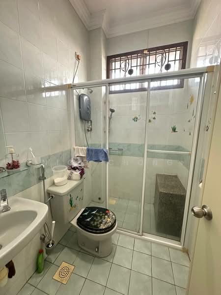 Semi-Detached House for Sale in Taman Pelangi Indah (Ulu Tiram) - Nico Chong - Bathroom - PropertyGuru.com.my