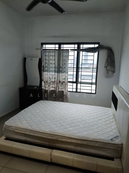 Servis Apartment untuk Dijual di Connaught Avenue - Alex Chew - Bedroom - PropertyGuru.com.my
