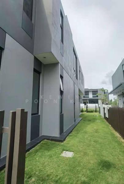 Bungalow House for Sale in Telok Panglima Garang (Selangor) - Kewin Poon Kah Wei - Exterior - PropertyGuru.com.my