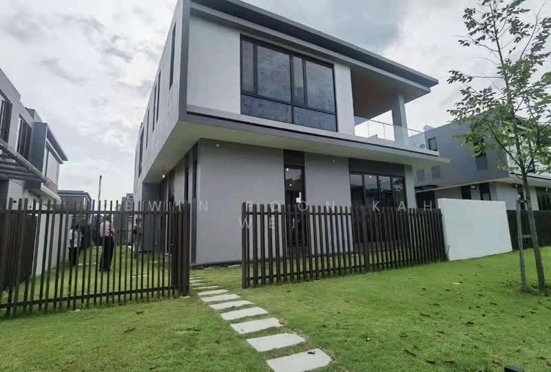 Bungalow House for Sale in Telok Panglima Garang (Selangor) - Kewin Poon Kah Wei - Exterior - PropertyGuru.com.my