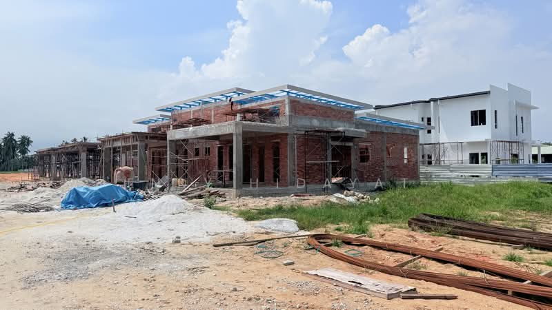 Semi-Detached House for Sale in Sungai Besar (Selangor) - Endy Hidayat - PropertyGuru.com.my