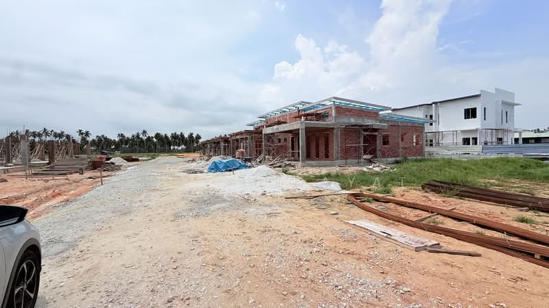 Semi-Detached House for Sale in Sungai Besar (Selangor) - Endy Hidayat - PropertyGuru.com.my