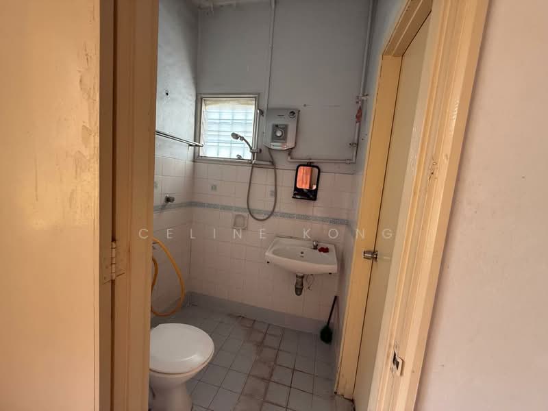2-storey Terraced House for Sale in BANDAR PUCHONG JAYA (Puchong) - Celine Kong - Bathroom - PropertyGuru.com.my