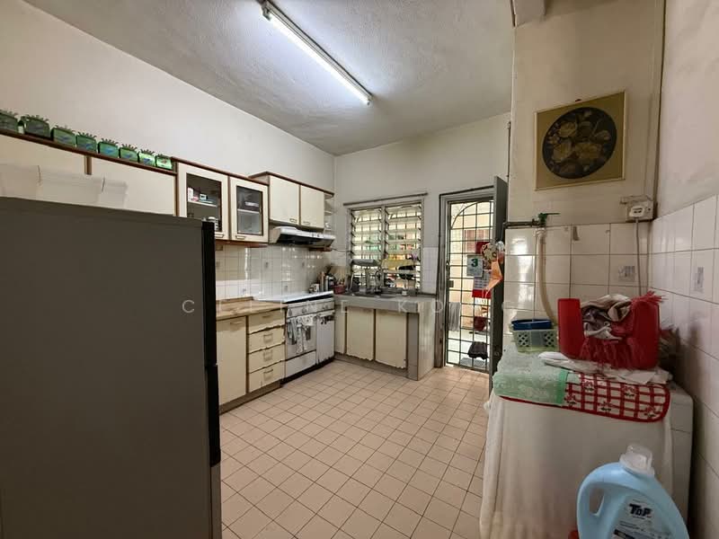 2-storey Terraced House for Sale in BANDAR PUCHONG JAYA (Puchong) - Celine Kong - Kitchen - PropertyGuru.com.my