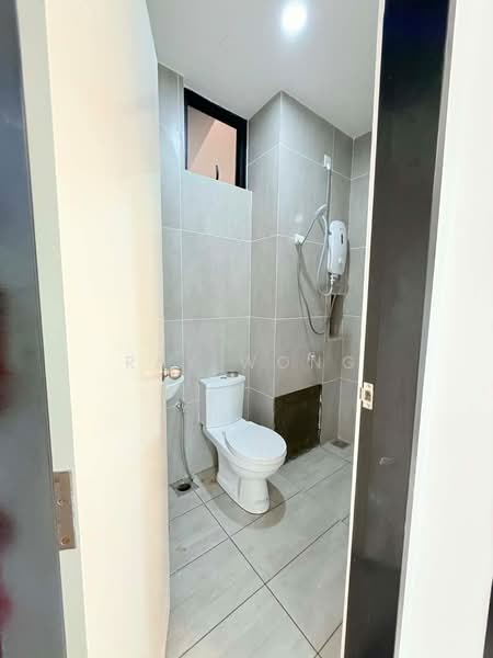 Servis Apartment untuk Disewa di Space Residency - Ray Wong - Bathroom - PropertyGuru.com.my