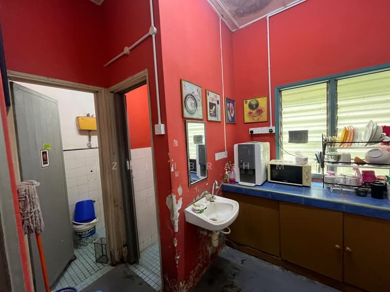 Kedai / Pejabat untuk Dijual di Seksyen 10 Wangsa Maju (Wangsa Maju) - Azli Ibrahim - Kitchen - PropertyGuru.com.my