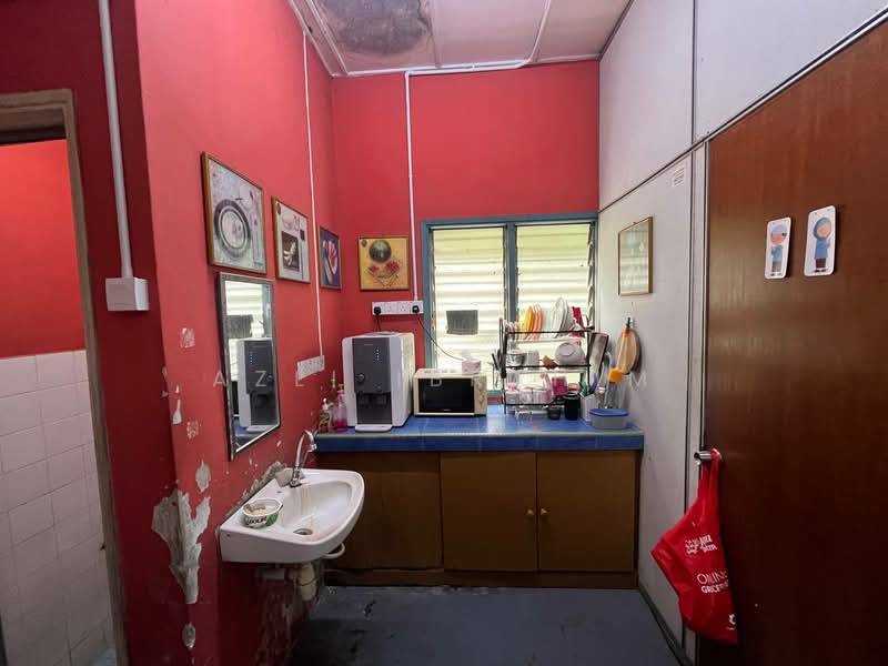 Kedai / Pejabat untuk Dijual di Seksyen 10 Wangsa Maju (Wangsa Maju) - Azli Ibrahim - Kitchen - PropertyGuru.com.my