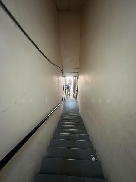 Kedai / Pejabat untuk Dijual di Seksyen 10 Wangsa Maju (Wangsa Maju) - Azli Ibrahim - Corridor - PropertyGuru.com.my