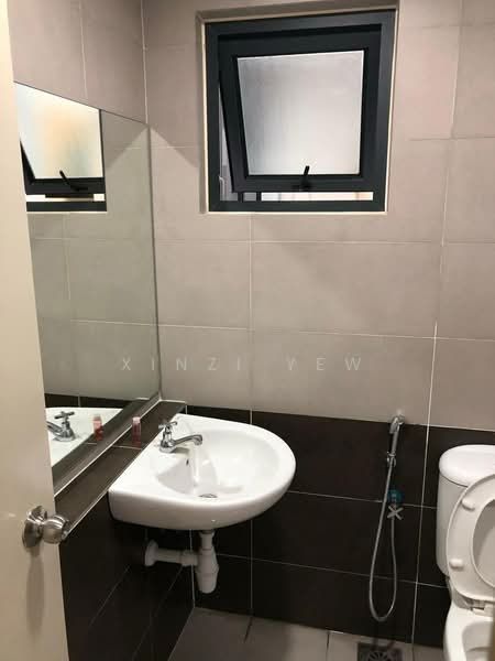 Kondominium untuk Dijual di Suria Residence - Xinzi Yew - Bathroom - PropertyGuru.com.my
