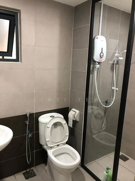Kondominium untuk Dijual di Suria Residence - Xinzi Yew - Bathroom - PropertyGuru.com.my
