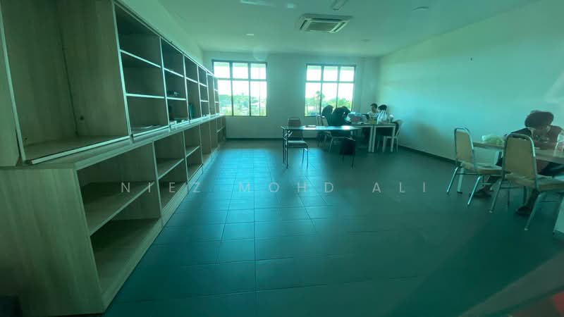 Service Residence for Sale at Vista Alam Serviced Apartment - Niez Mohd Ali - Study - PropertyGuru.com.my