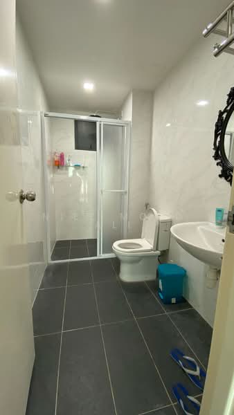 Service Residence for Sale at Vista Alam Serviced Apartment - Niez Mohd Ali - Bathroom - PropertyGuru.com.my