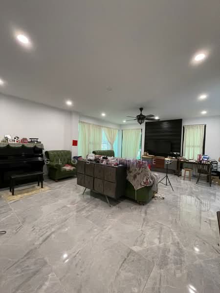 Semi-Detached House for Sale in Taman Pelangi Indah (Ulu Tiram) - Gloson Ten - Living Room - PropertyGuru.com.my