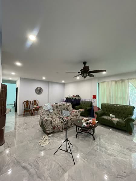 Semi-Detached House for Sale in Taman Pelangi Indah (Ulu Tiram) - Gloson Ten - Living Room - PropertyGuru.com.my