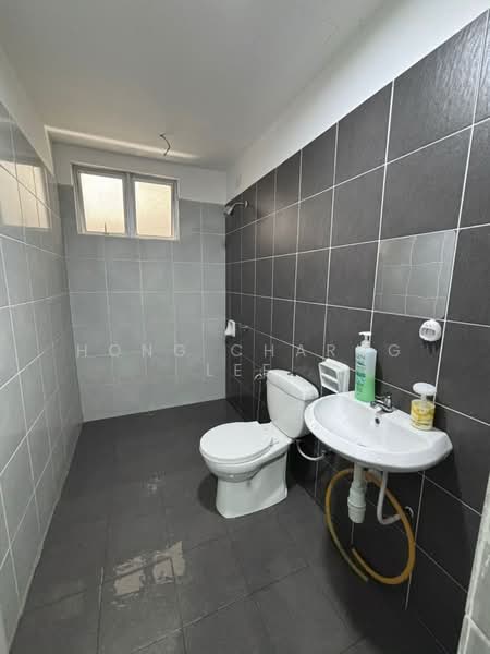 Servis Apartment untuk Disewa di Residensi Taman Pelangi Indah - Hong Charng Lee - Bathroom - PropertyGuru.com.my