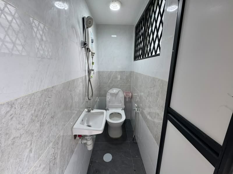 2.5-storey Terraced House for Sale in Tanjung Tokong (Penang) - Bear Tan - Bathroom - PropertyGuru.com.my