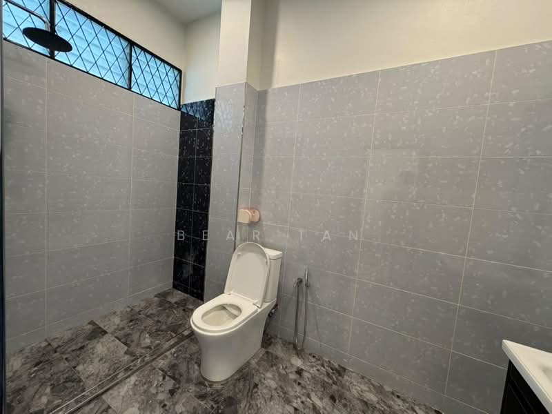 2.5-storey Terraced House for Sale in Tanjung Tokong (Penang) - Bear Tan - Bathroom - PropertyGuru.com.my