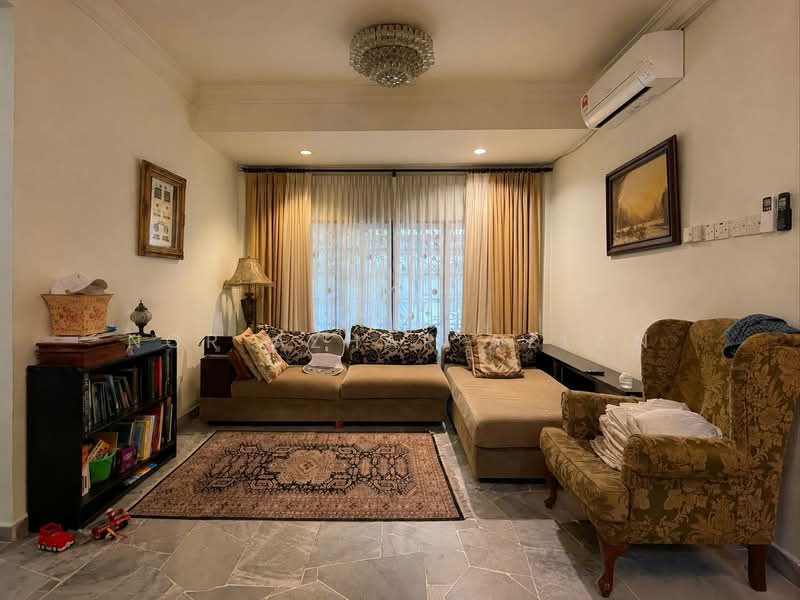 2-storey Terraced House for Sale in Usj 2 (Subang Jaya) - Nor Azhar Azlan - Living Room - PropertyGuru.com.my