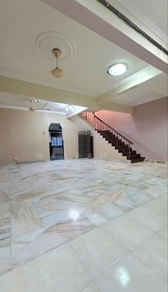 2-storey Terraced House for Rent in Bandar Teknologi Kajang (Kajang) - Maryam . - Living Room - PropertyGuru.com.my