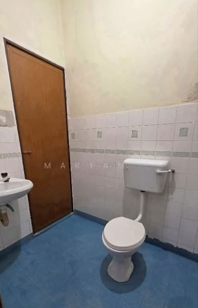 2-storey Terraced House for Rent in Bandar Teknologi Kajang (Kajang) - Maryam . - Bathroom - PropertyGuru.com.my