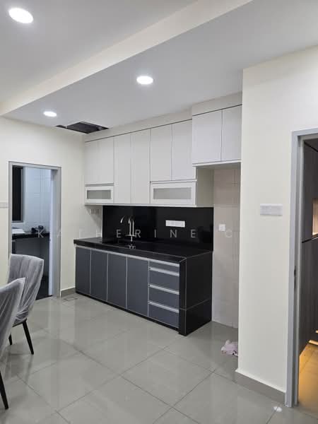 Service Residence for Sale at SkyLake Residence - Katherine Cyx - Kitchen - PropertyGuru.com.my