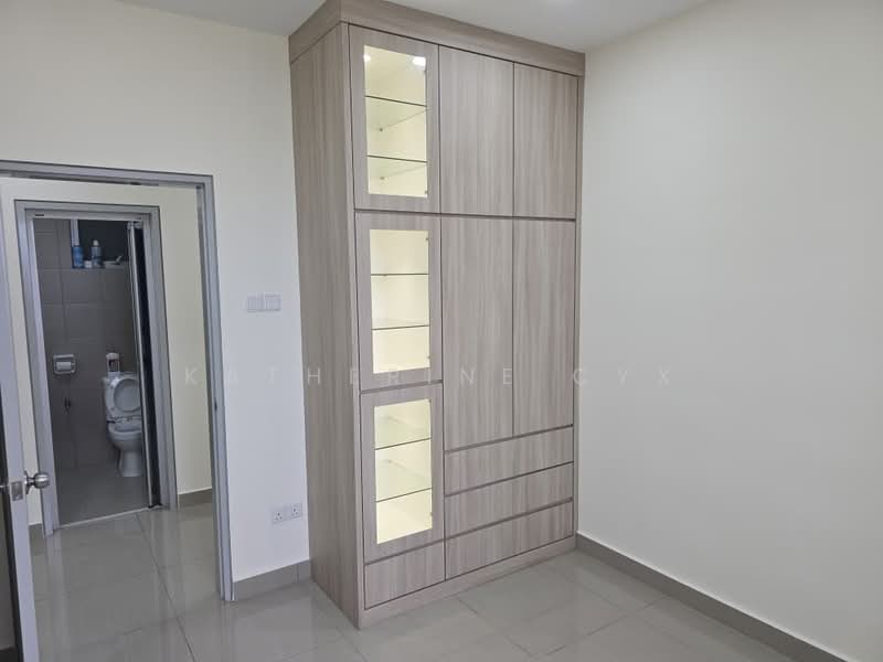 Service Residence for Sale at SkyLake Residence - Katherine Cyx - Bathroom - PropertyGuru.com.my