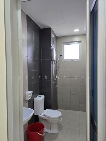 Service Residence for Sale at SkyLake Residence - Katherine Cyx - Bathroom - PropertyGuru.com.my