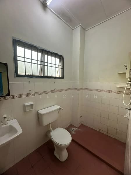 Rumah Teres 2 Tingkat untuk Dijual di Bandar Indahpura (Kulai) - Wallace Ang - Bathroom - PropertyGuru.com.my