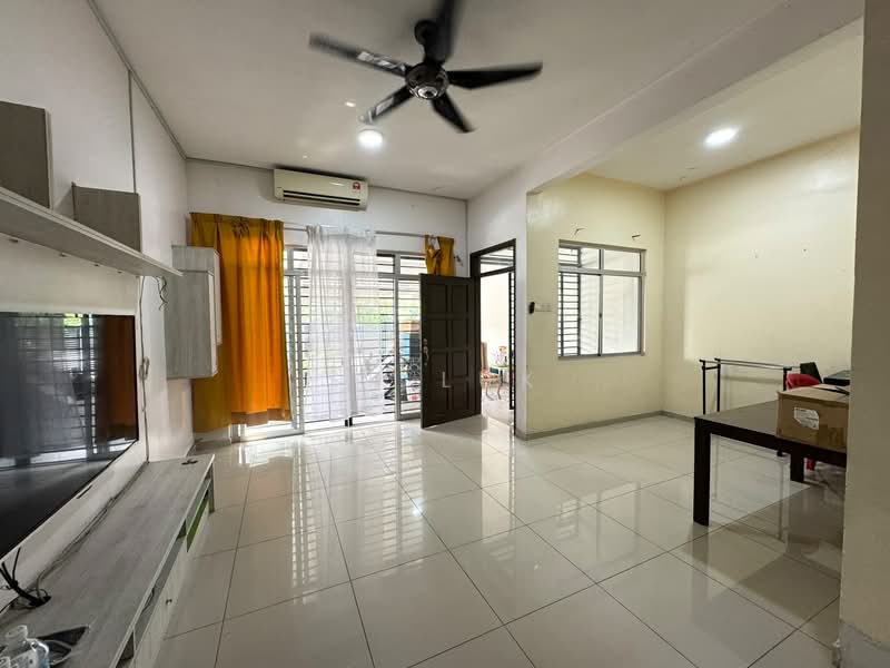 2-storey Terraced House for Sale in Kota Emerald (Rawang) - SK Luk - Living Room - PropertyGuru.com.my