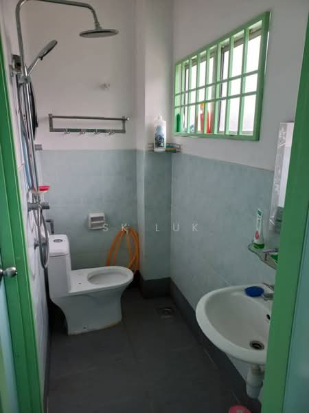 2-storey Terraced House for Sale in Taman Tun Perak (Rawang) - SK Luk - Bathroom - PropertyGuru.com.my