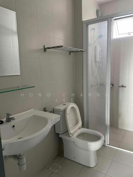 Service Residence for Rent at Meridin Bayvue @ Sierra Perdana - Hong Charng Lee - Bathroom - PropertyGuru.com.my