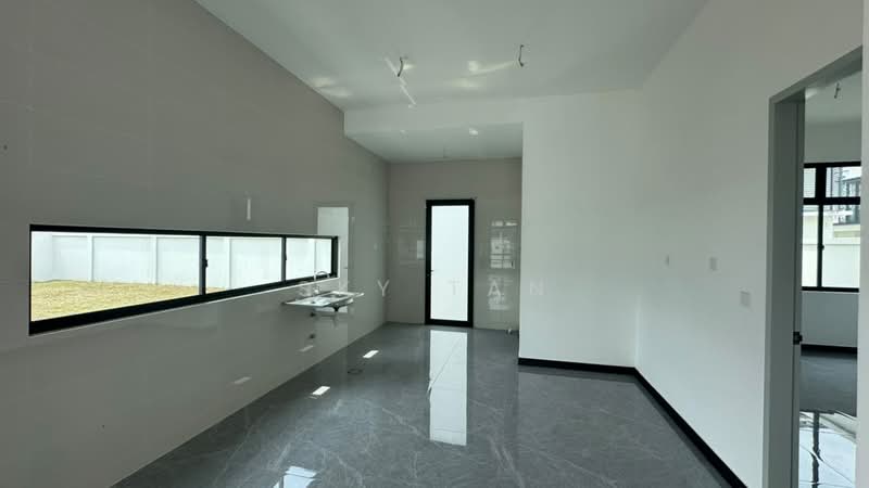 Semi-Detached House for Sale in Setia Tropika (Johor Bahru) - Sky Tan - Kitchen - PropertyGuru.com.my