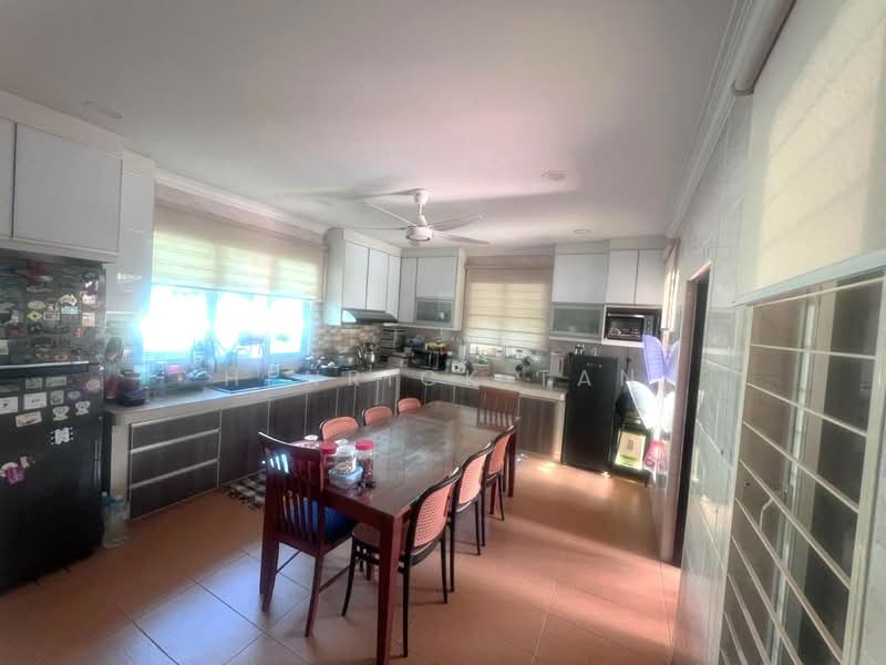 Rumah Teres untuk Dijual di Bandar Kinrara Seksyen 5 (Bandar Kinrara) - Henrick Tan - Kitchen - PropertyGuru.com.my