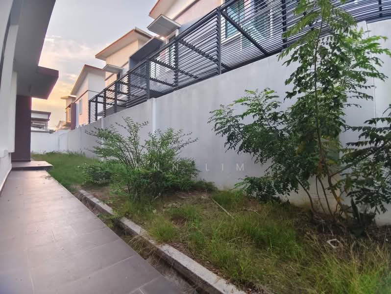 Rumah Berkembar untuk Dijual di Taman Ozana Impian (Bukit Katil) - Ann Lim - PropertyGuru.com.my