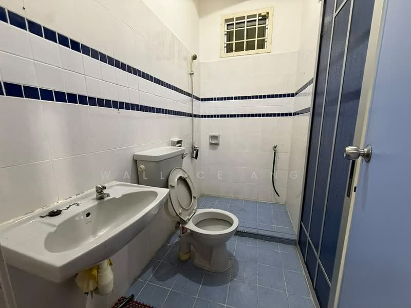 2-storey Terraced House for Sale in Taman Desa Tebrau (Tebrau) - Wallace Ang - Bathroom - PropertyGuru.com.my
