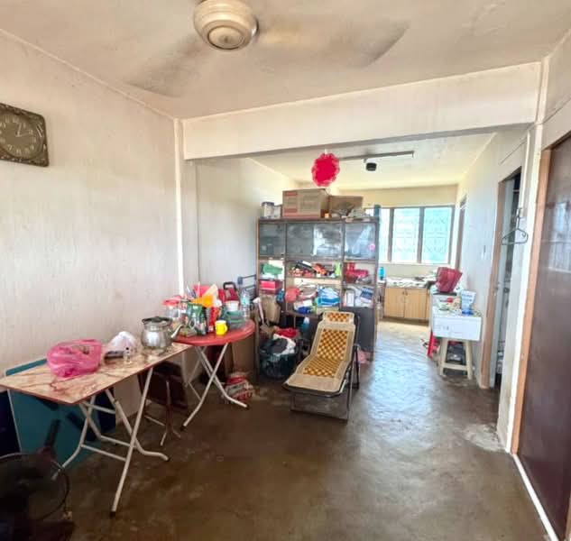 Rumah Flat untuk Dijual di Flat Taman Ungku Tun Aminah - Janlly Jong - Living Room - PropertyGuru.com.my